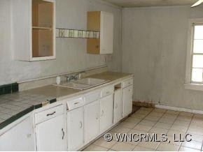 110 WATSON RD - Photo 9