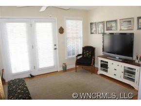 123 Charleston Court - Photo 14