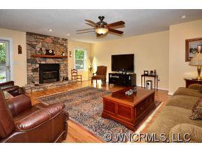 25 Lynnette Drive - Photo 2