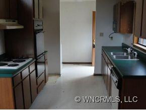 2 CHADWICK LN - Photo 2