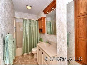 501 OAKWILDE DRIVE - Photo 16