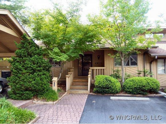 905 Red Oak Drive