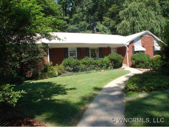 85 Woodbury Road