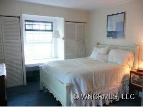 1811 MEADOWBROOK TERRACE - Photo 9