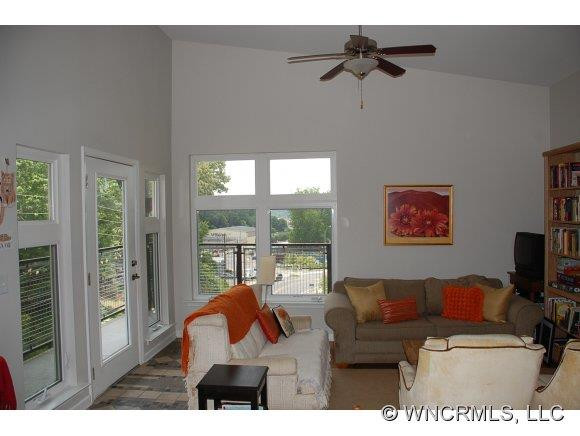 125 Clingman Ave Unit 301