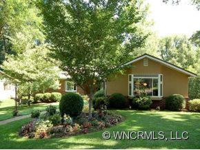 15 CARJEN AVENUE - Photo 2