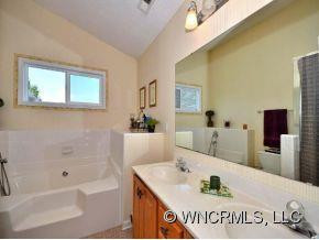 1102 ROSEBRIAR COURT - Photo 8