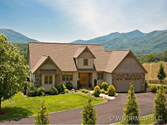 124 BARK TRAIL
