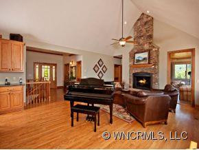 124 BARK TRAIL - Photo 5