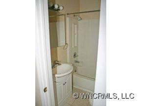 496 Shelton Street - Photo 17