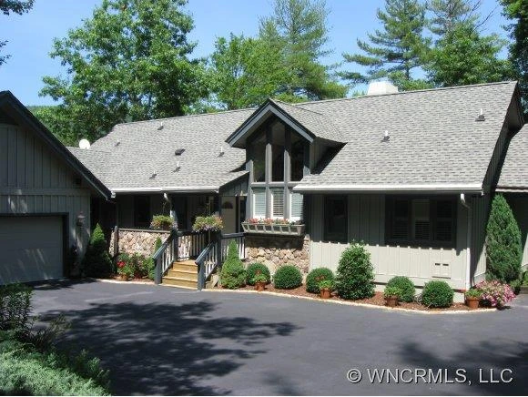 79 Lakeshore Drive