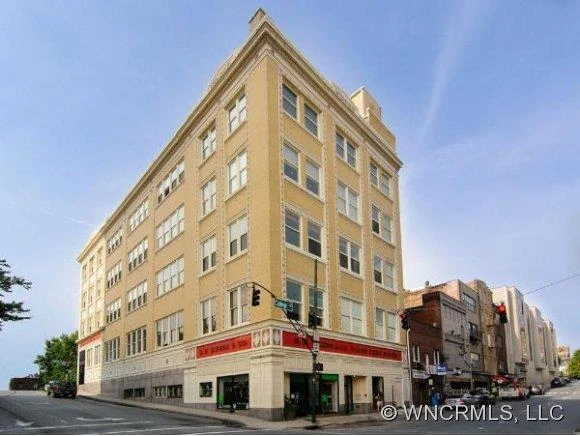 59 COLLEGE STREET #202