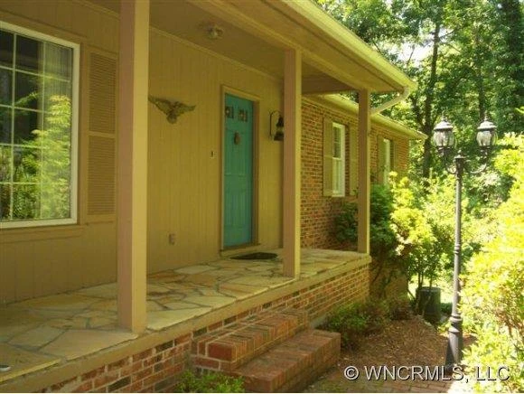 307 Cardinal Drive
