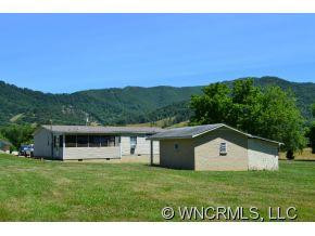 1556 Edwards Cove Road - Photo 2