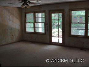 2662 BOBS CREEK RD - Photo 7