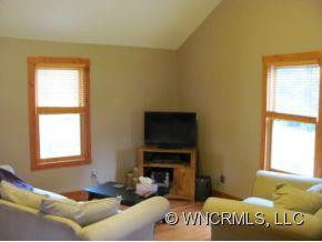 209 Apple Tree Street - Photo 3