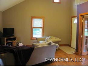 209 Apple Tree Street - Photo 4