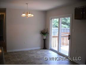 102 Sharons Way - Photo 4