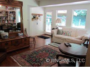 24 Midland Drive - Photo 4