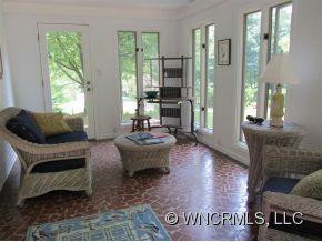 24 Midland Drive - Photo 5