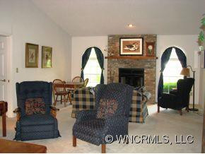 1421 Mountain Meadow Drive - Photo 4