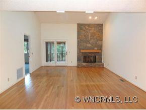 604 Red Oak Dr - Photo 2