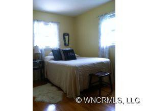 51 Debra - Photo 4