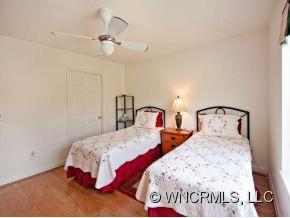 330 CASTLE CREEK VILLAGE - Photo 11