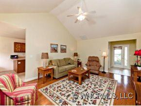 330 CASTLE CREEK VILLAGE - Photo 4