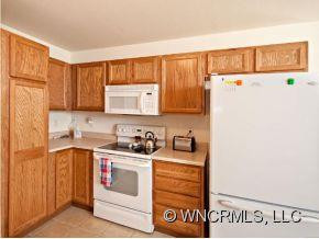 330 CASTLE CREEK VILLAGE - Photo 9
