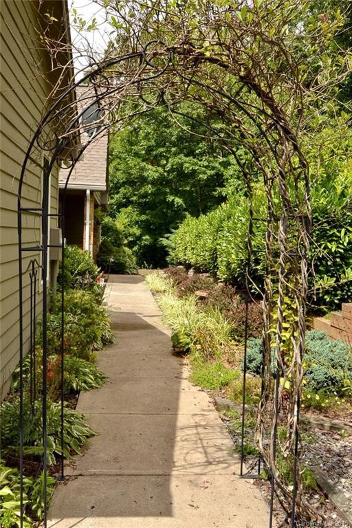 419 Woody Lane - Photo 22