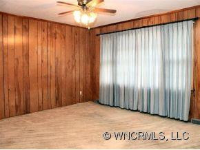 811 E. TRACY GROVE ROAD - Photo 2