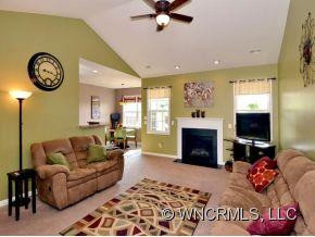 253 YADKIN ROAD - Photo 3