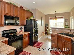 253 YADKIN ROAD - Photo 4
