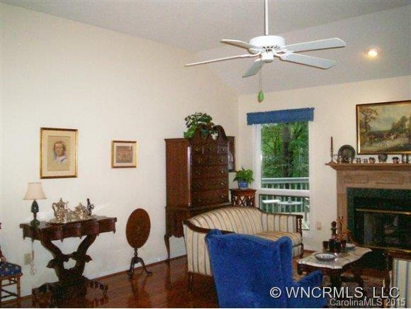131 Scarlett Drive - Photo 3