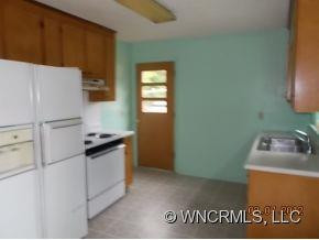 245 Oakdale - Photo 2