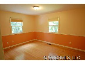 392 Donna Lane - Photo 10