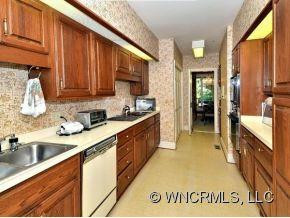 10 BOURNE LANE - Photo 4