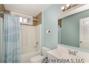 90 Haywood Road - Photo 13