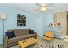 90 Haywood Road - Photo 15
