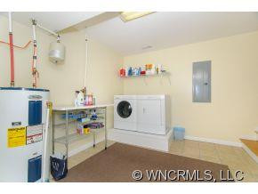 90 Haywood Road - Photo 16