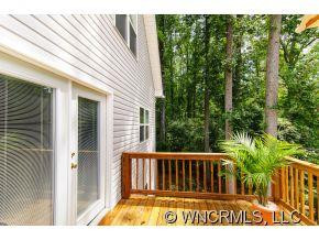 90 Haywood Road - Photo 18