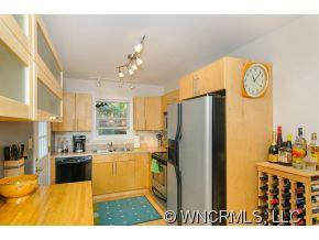 90 Haywood Road - Photo 3