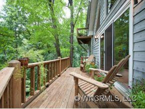 209 HONEYSUCKLE LANE - Photo 2