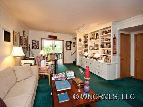 209 HONEYSUCKLE LANE - Photo 11