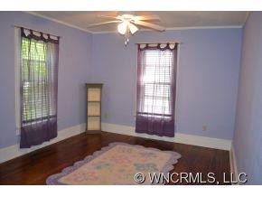 327 Boundary St - Photo 10