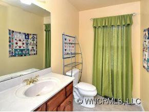 186 NATHAN COURT - Photo 18