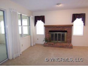 129 Exeter Court - Photo 4