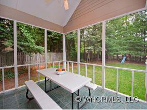 1006 COLUMBINE - Photo 4
