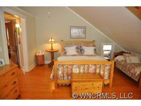 290 Winterberry Drive - Photo 14